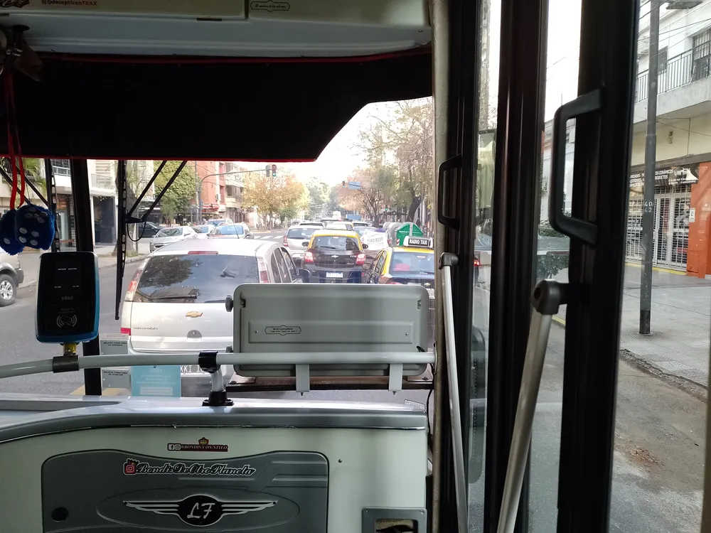 Foto 3 Fila de autos